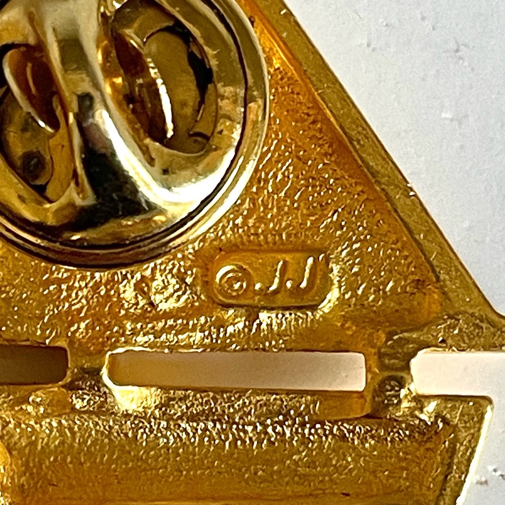 JJ Jonette Vintage Gold Sailboat Anchor Dangle Brooch Pin Nautical Coastal Chic - Picture 6 of 9